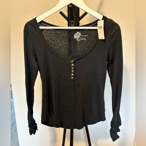 PILCRO BNWT Long-Sleeve Henley with Button Placket | XS | Black